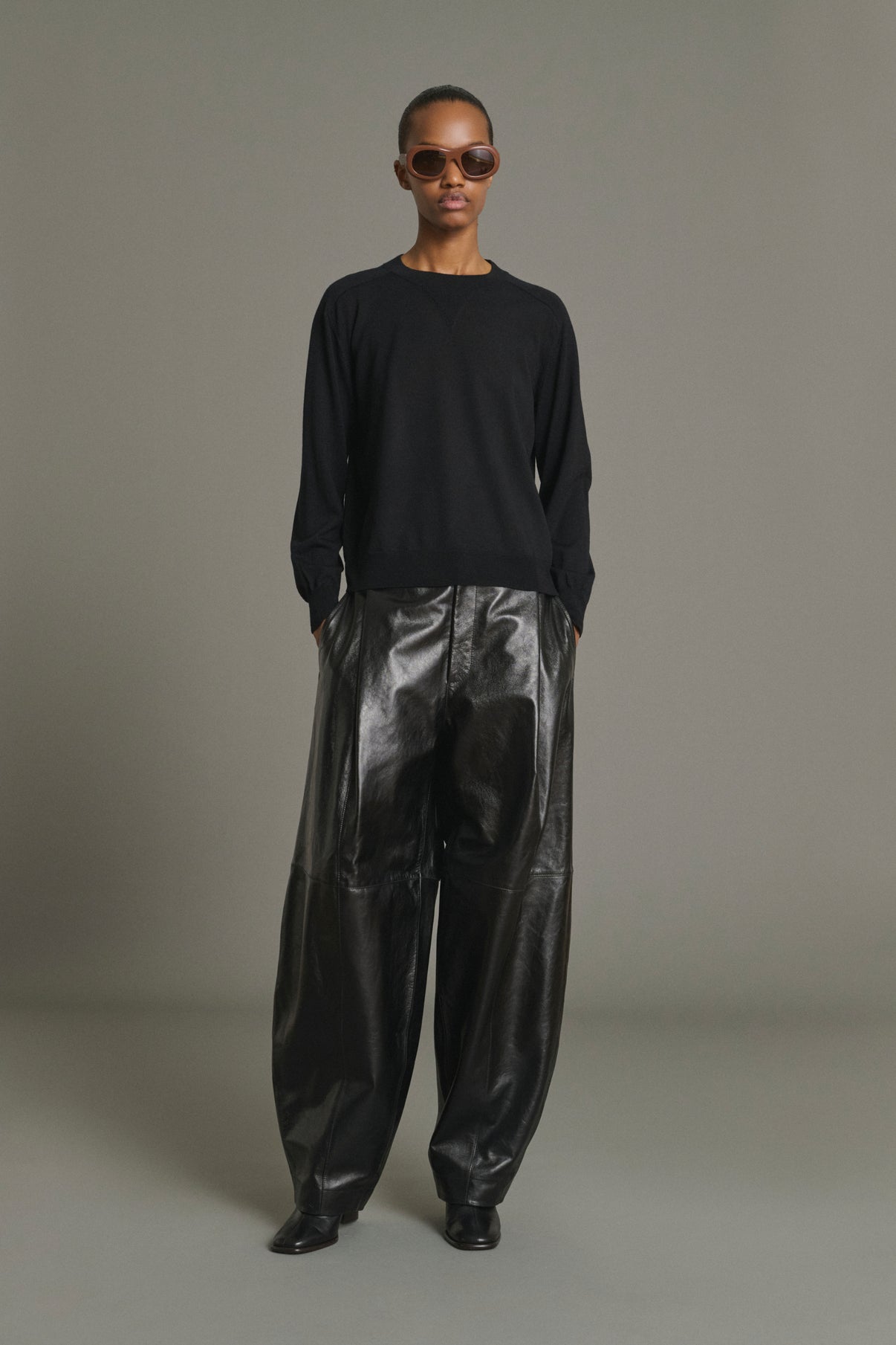 Pull Pio - Noir - Laine Mérinos - Femme vue 4